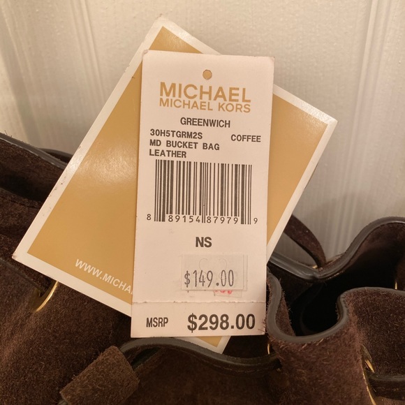 Michael Kors Leather bucket purse - Picture 3 of 4